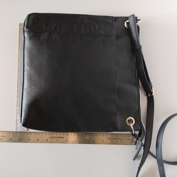 Kenneth Cole Reaction Bag - Picture 10 of 11
